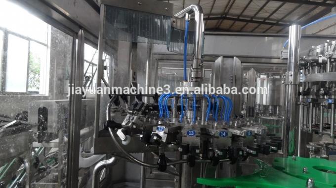 Macchina di rifornimento della birra dell'acqua del gas della bibita per la linea di produzione gassosa della bevanda