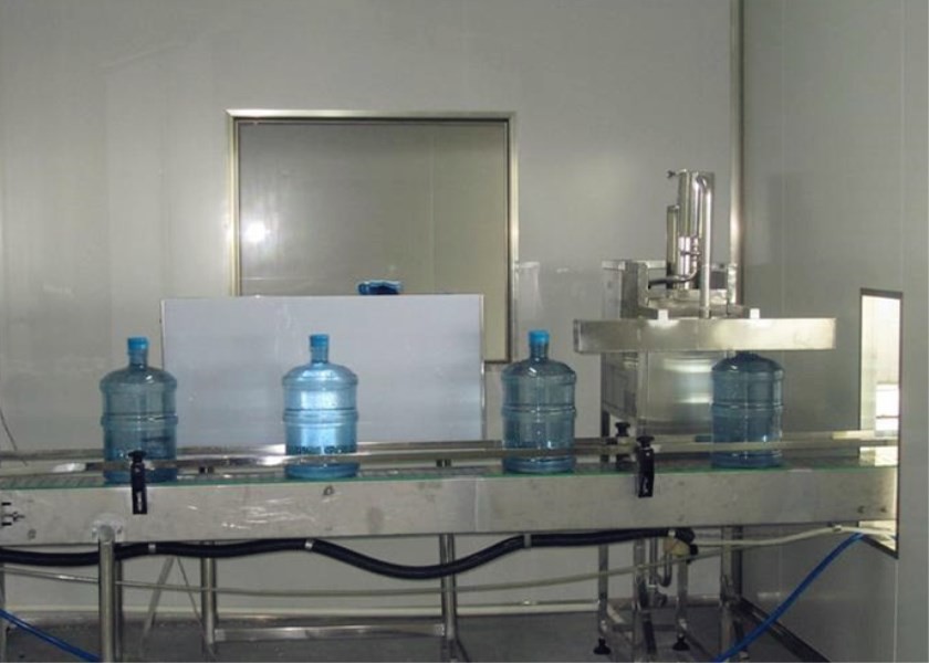 5 Gallon Bottle Filling Equipment Mineral Water Filling Machine With Low Consumption