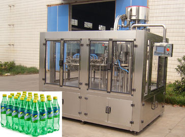 Cina Macchina di rifornimento automatica dell'acqua frizzante/bibita della bottiglia di vetro per la bottiglia dell'ANIMALE DOMESTICO fornitore