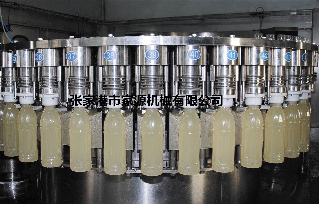 Hot Filling Fruit Juice Packaging Machine , 4000 - 6000 BPH Liquid Filling Machine
